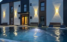 Апартаменти Velvet Rooms